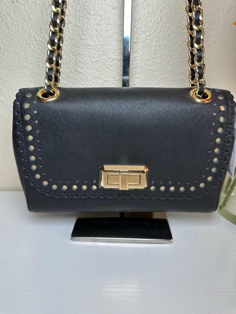 Michael Kors Black Shoulder Bag with Gold Chain - Picture 3 of 15